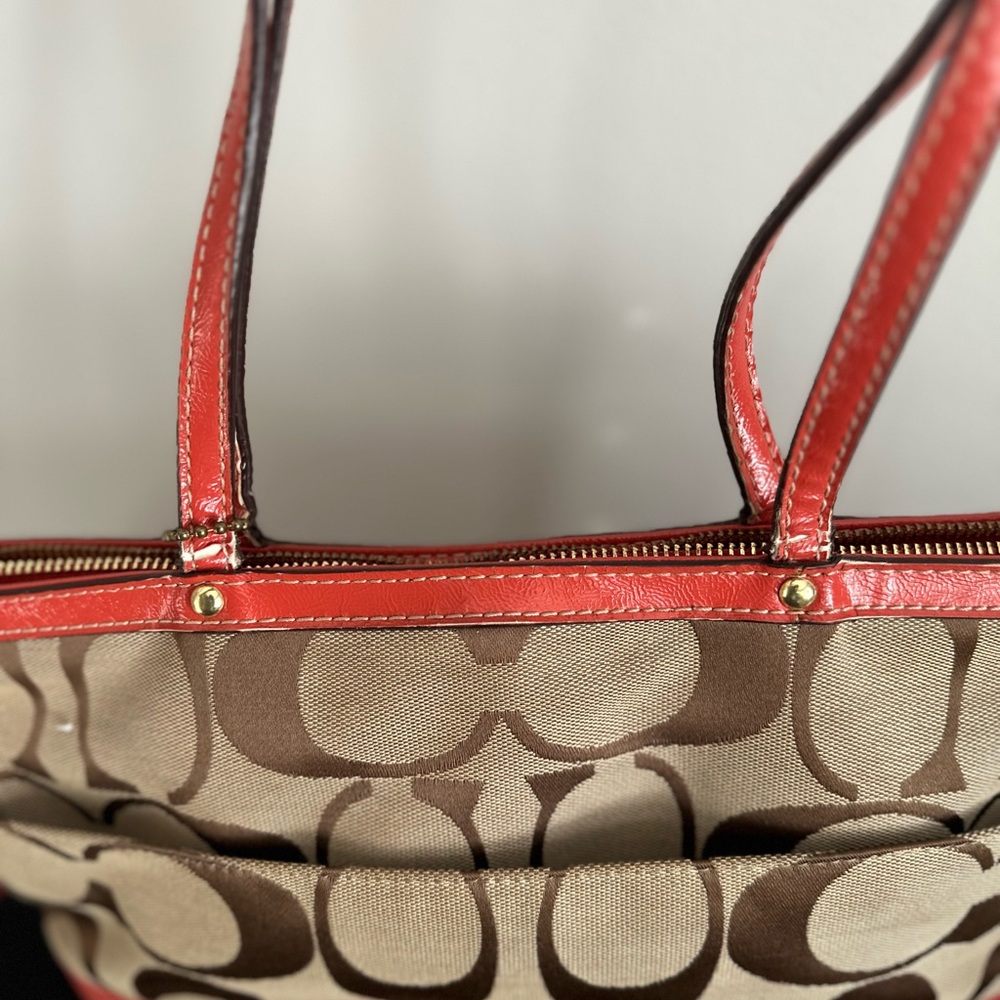 Used coach bag. - Picture 6 of 10